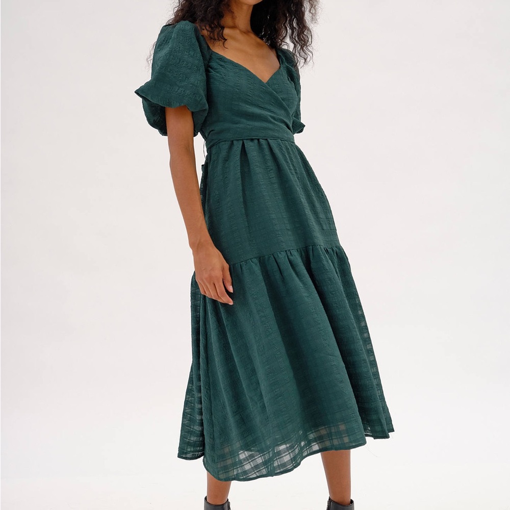 Astr the Label Sonnet Midi Dress
